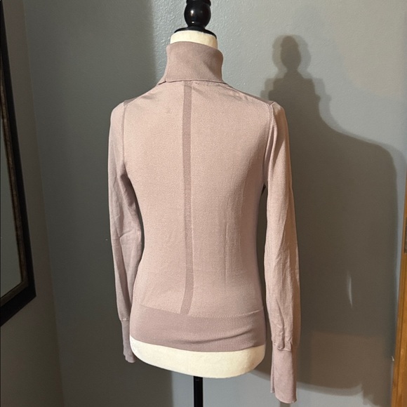 Express Women's Blush Pink Turtleneck Sweater - Picture 4 of 4